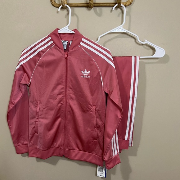 Girls Adidas Outfit - Picture 1 of 3